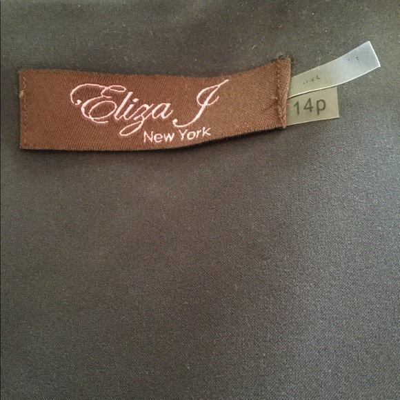 Eliza J Grey V neck dress - Picture 8 of 11